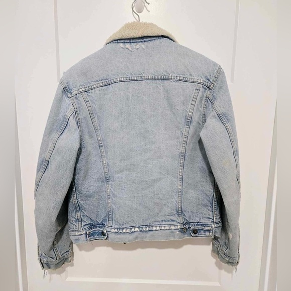 Vintage Levi's Sherpa lined trucker jacket grunge distressed faded holes Sz 42 - Picture 3 of 9